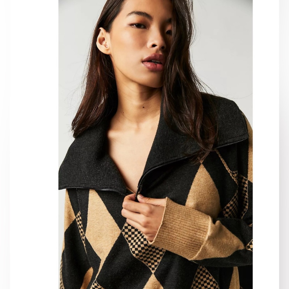 NWOT Free People Lucy Pullover quarter zip sweater. black & tan/khaki. Size XS